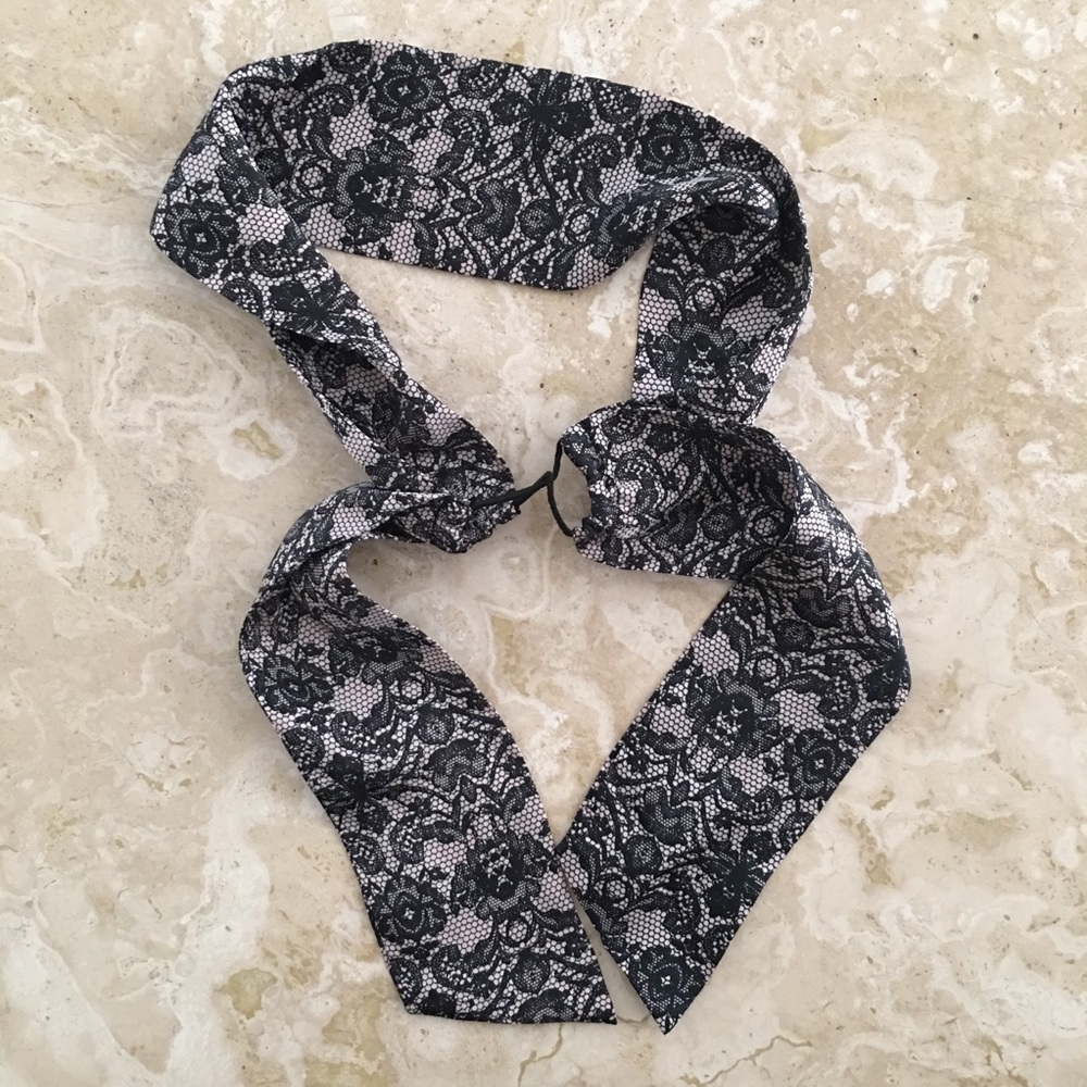 H&M Lace Patterned Headband Scarf - Picture 6 of 6